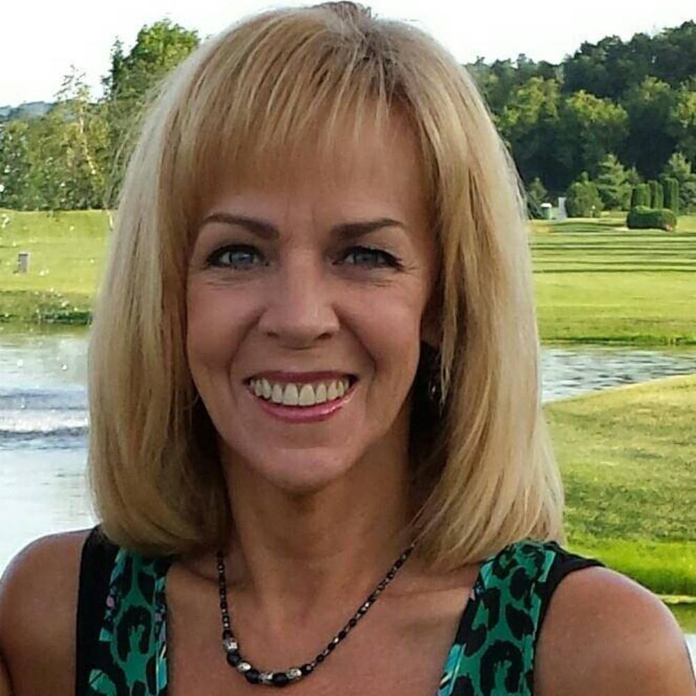 Meet your Posher, Debbie